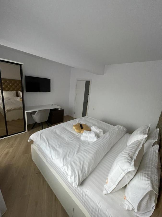 Adina Apartament กูรา ฮูมอรูลุย ภายนอก รูปภาพ