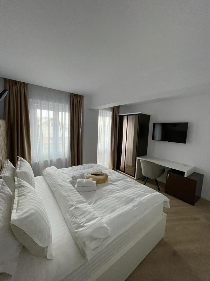 Adina Apartament กูรา ฮูมอรูลุย ภายนอก รูปภาพ